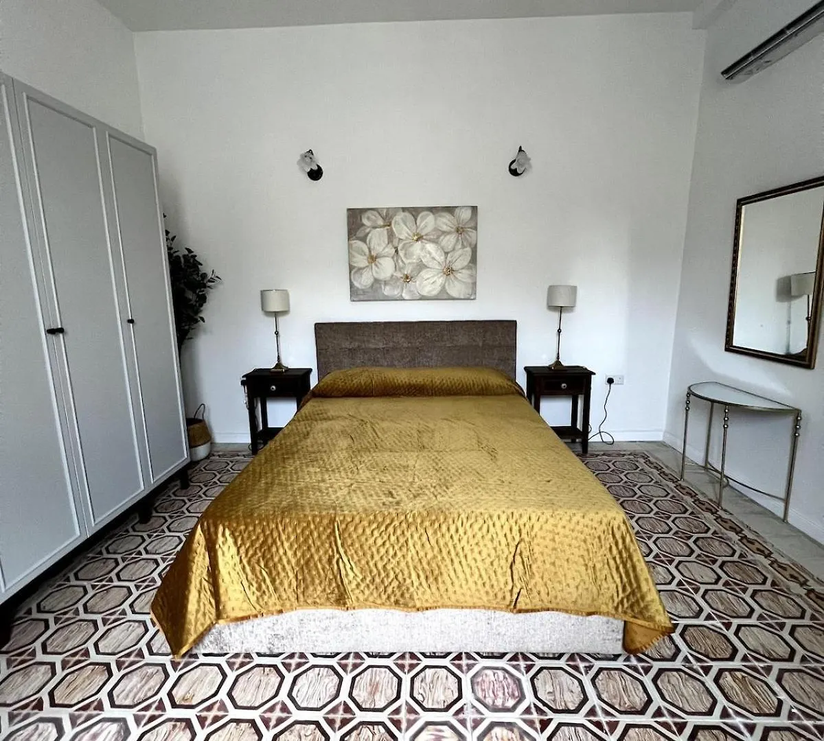 Entire House Highly Central Near Valletta - Holliday Planning Service - Adults, Family Historic, Gastronomical, Events & Summer Holidays - Wifi - Parking - Non-Sharing Msida Сasa de vacaciones