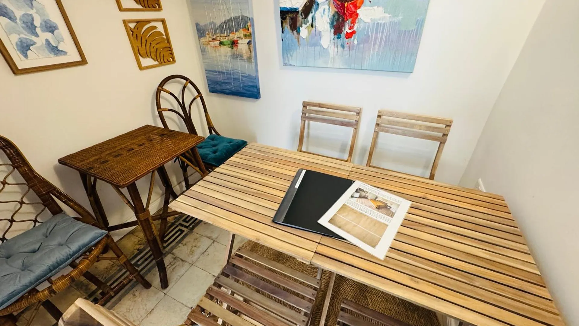Сasa de vacaciones Entire House Highly Central Near Valletta - Holliday Planning Service - Adults, Family Historic, Gastronomical, Events & Summer Holidays - Wifi - Parking - Non-Sharing Msida