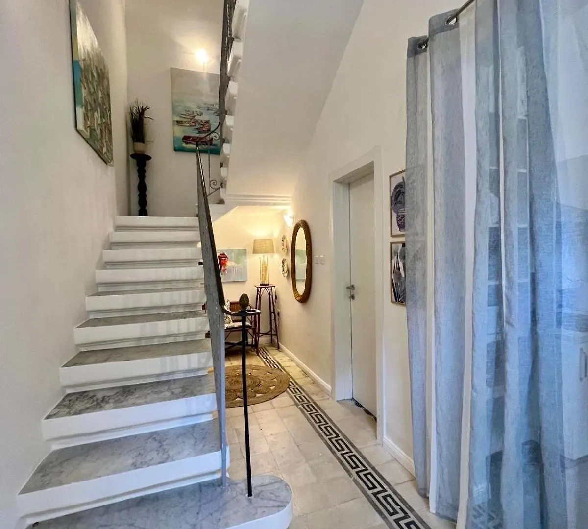 Entire House Highly Central Near Valletta - Holliday Planning Service - Adults, Family Historic, Gastronomical, Events & Summer Holidays - Wifi - Parking - Non-Sharing Msida Holiday home
